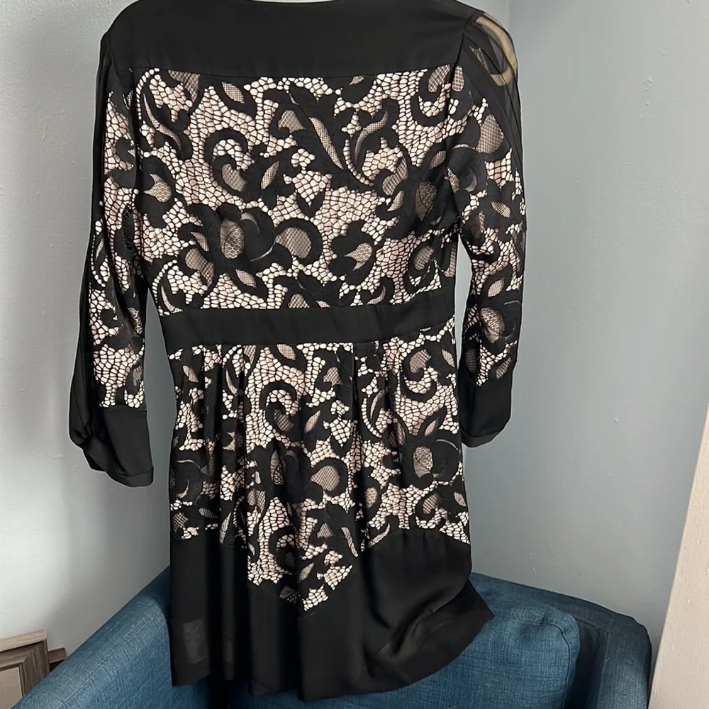 DVF Diane Von Furstenberg lace mini dress. Size 8 - Picture 4 of 6